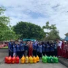 KREATIF: Siswa bersama guru SDN Tegalkalong Kecamatan Sumedang utara saat belajar Teknik menanam hidroponik di