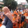 MENYAMBUT: Kegiatan Tarhib Ramadan gerak jalan santai anak-anak TK Sholahuddin Al Ayyubi Sumedang, menyusuri J