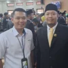 Ari Budiman bersama Agy Ahmad Fauzy perwakilan BPJS Ketenaga Kerjaan, selepas mengikuti Sidang Paripurna