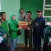 Anggota DPRD Kabupaten Sumedang dari Fraksi PPP, Elah Karmilah, menggelar bakti sosial di dua titik lokasi ban