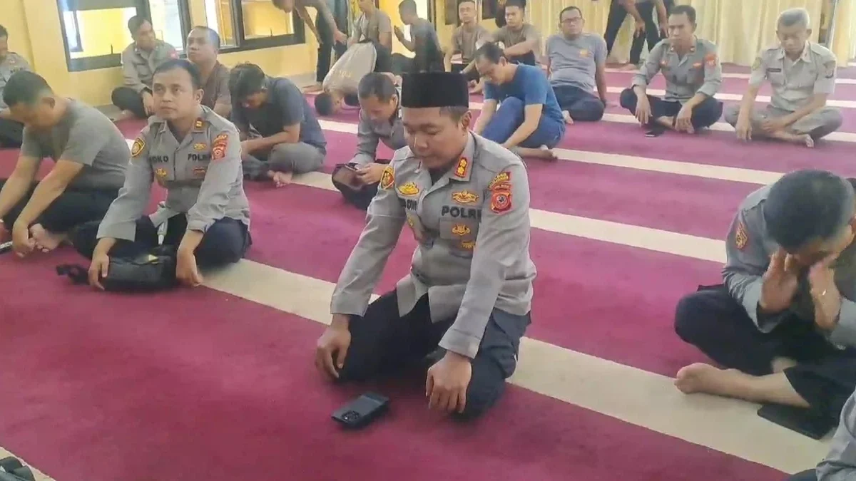 Kapolres Sumedang Gelar Salat Gaib untuk Korban Penembakan di Lampung