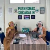 INOVATIF: Kepala Puskesmas Sukagalih Ida Warlinda, S. Kep., Ners. (kanan) pada acara Podcast Mosekan Pusaka, b