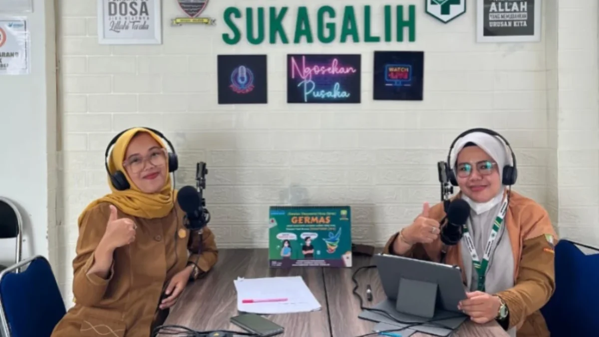 INOVATIF: Kepala Puskesmas Sukagalih Ida Warlinda, S. Kep., Ners. (kanan) pada acara Podcast Mosekan Pusaka, b