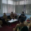 TEKANKAN: Wakil Bupati Sumedang, Fajar Aldila, melakukan monitoring ke Diskominfosanditik Kabupaten Sumedang,