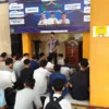 ANTUSIAS: Wakasek Bidang Kesiswaan SMKN 1 Sumedang, Nono Sujana, S.Pd., M.Pd., saat membuka kegiatan Smart Tre