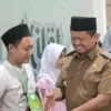 PEMBUKAAN: Bupati Sumedang Dony Ahmad Munir saat membuka Pesantren Kilat di Masjid Agung Sumedang, Senin (10/3