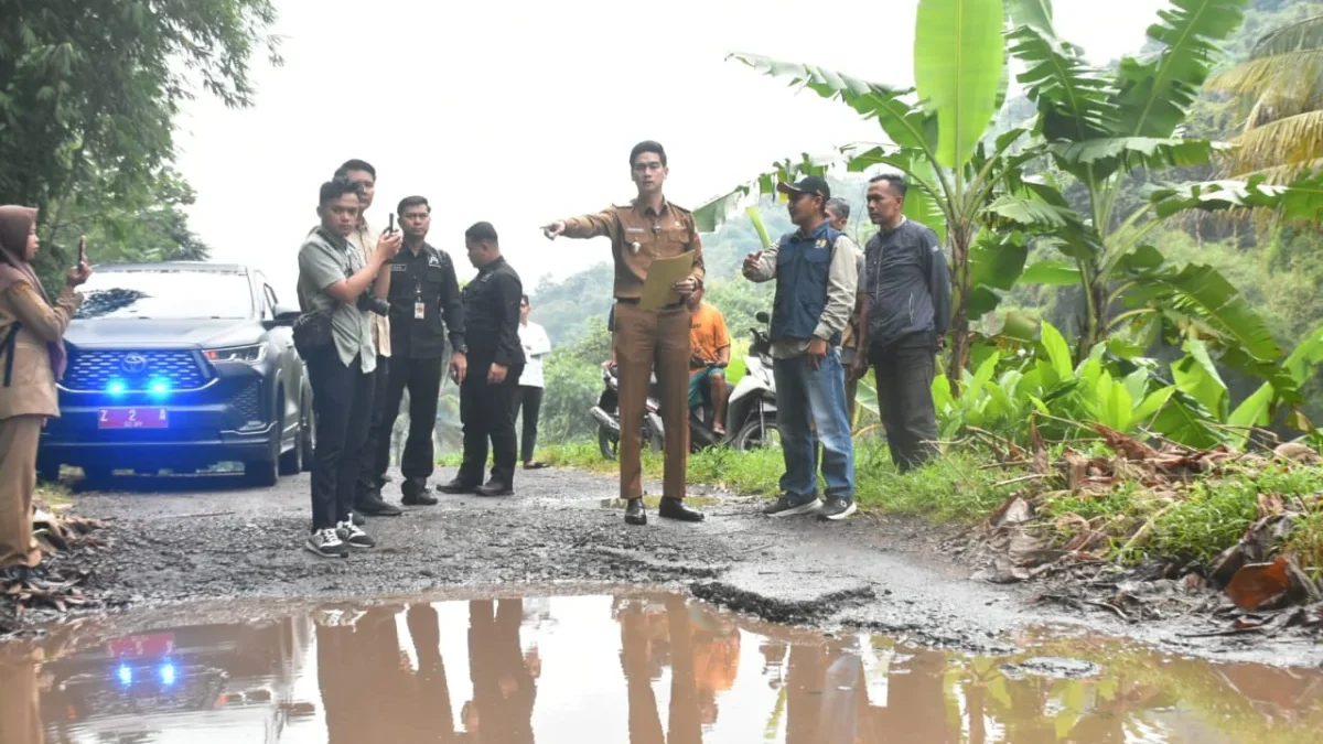 Ruas Jalan Darmaraja-Cibugel Siap Diperbaiki Tahun Ini, Wabup: Kami Fokus agar masyarakat lancar Beraktivitas