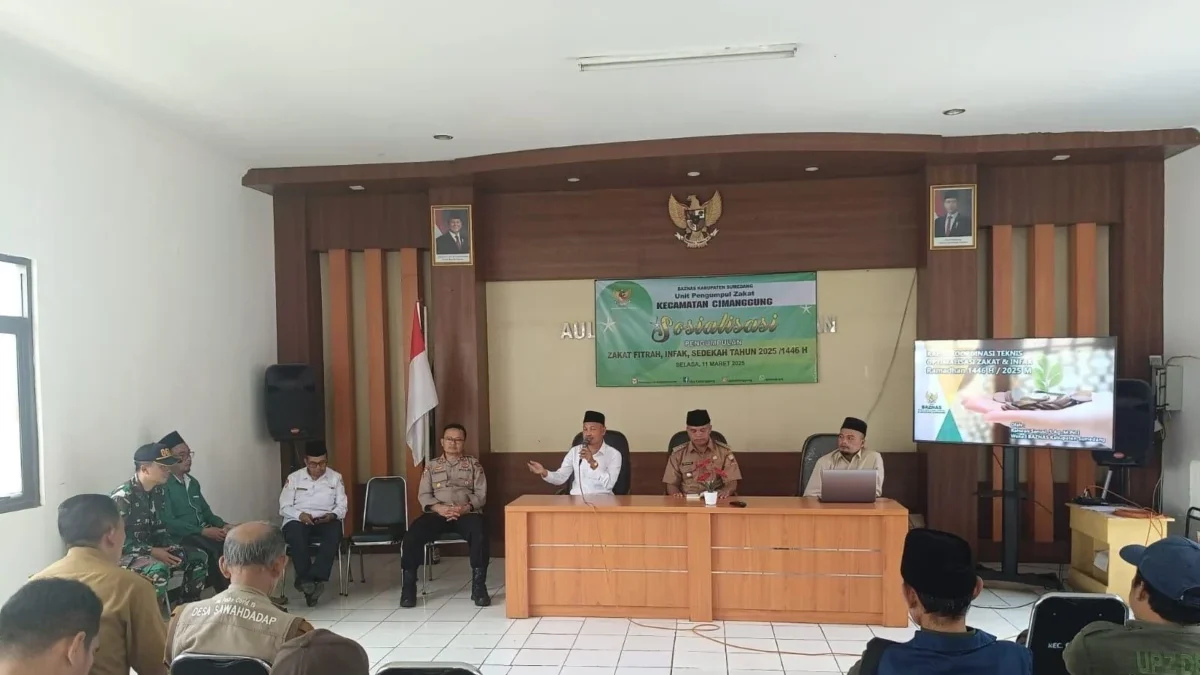 KOLABORASI: Sejumlah unsur Forkopimda Kecamatan Cimanggung bersama perwakilan Baznas Sumedang saat sosialisasi