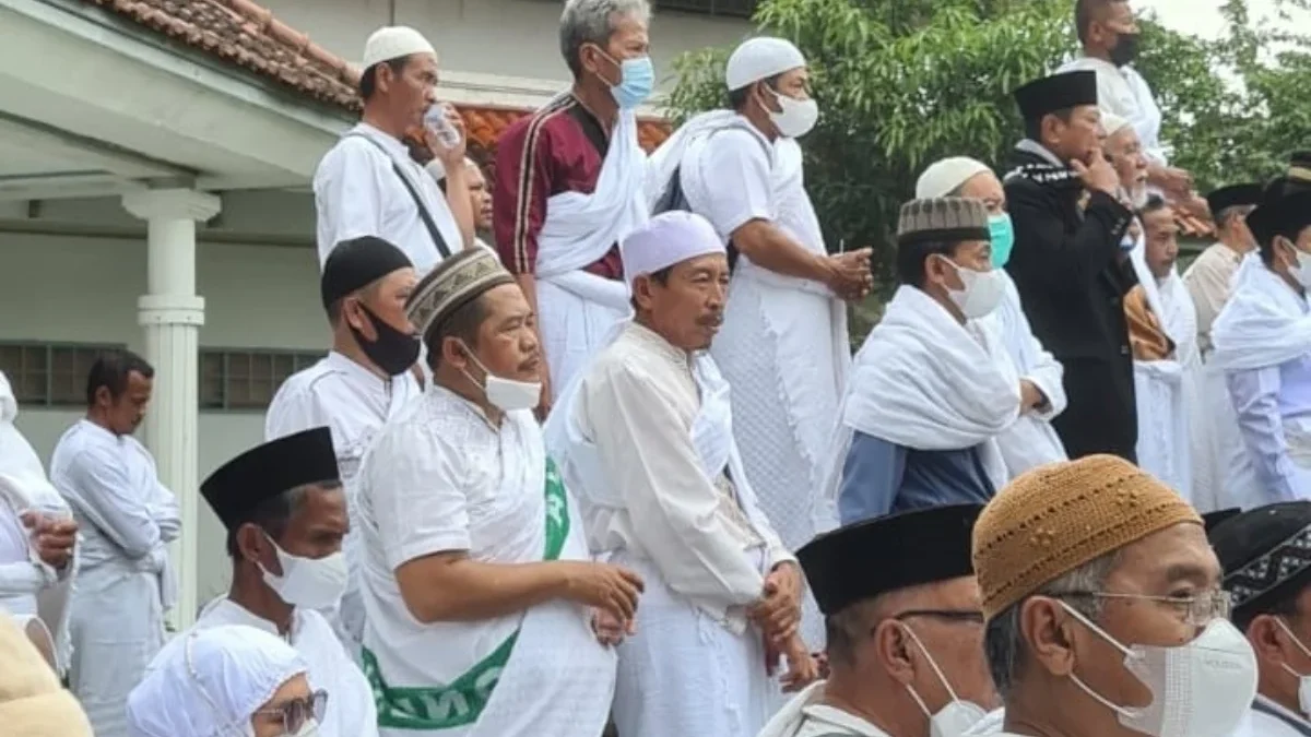 IKUTI: Para calon jemaah Haji Kabupaten Sumedang saat mengikuti manasik, baru-baru ini.