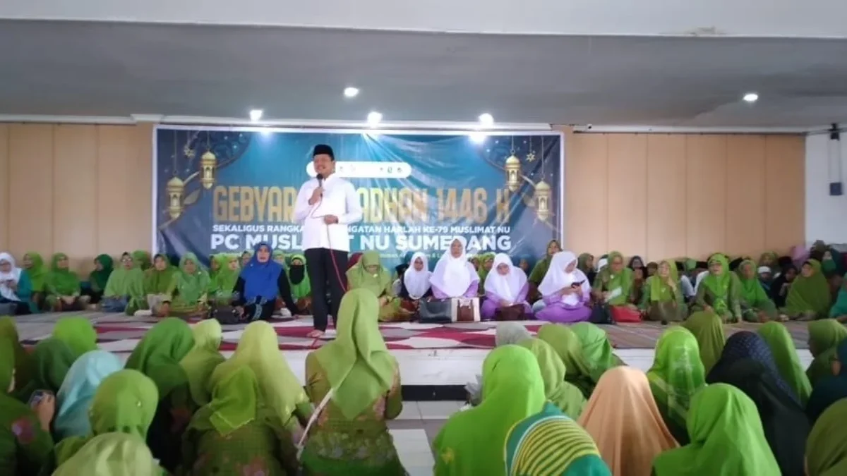 HARLAH: Bupati Sumedang Dony Ahmad Munir saat menghadiri Gebyar Ramadan PC Muslimat NU di Islamic Center Sumed