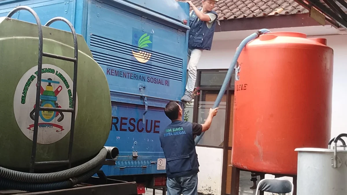 Perusahaan Daerah Air Minum (PDAM) Tirta Medal Cabang Cimanggung  pasokan air bersih dapur umum yang didirikan