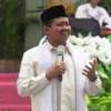 MERIAHKAN: Bupati Sumedang Dony Ahmad Munir saat membuka Kampung Ramadan ke-14 dan Peringatan Nuzulul Qur\'an d