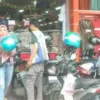 Menjelang Lebaran, Toko Baju di Kota Sumedang Diserbu Pengunjung