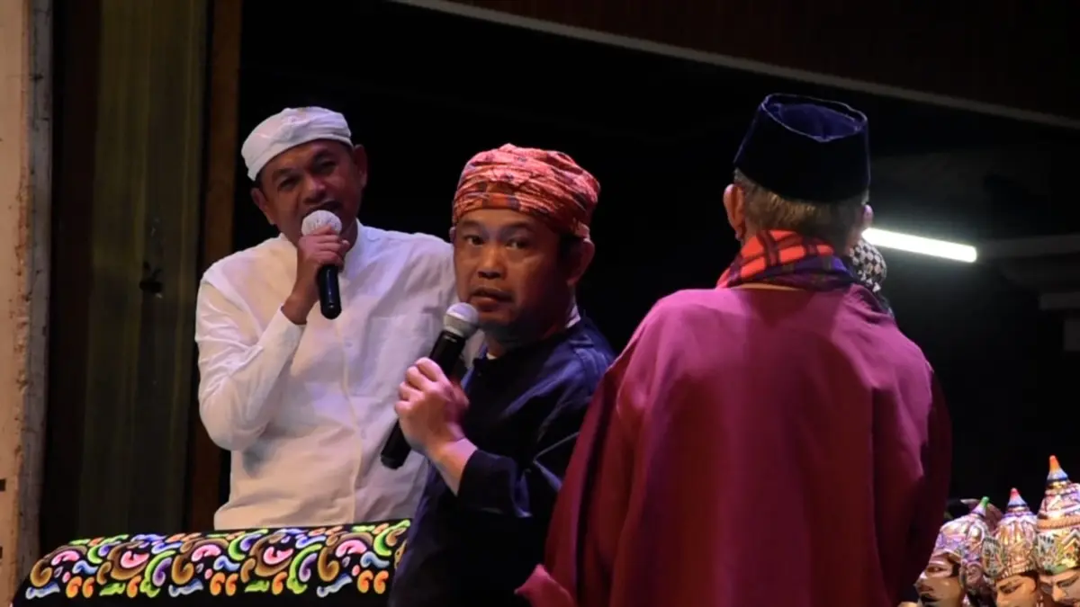 KDM Sampaikan Pesan  Kepemimpinan dan Pelestarian Alam dalam Pagelaran Wayang Golek