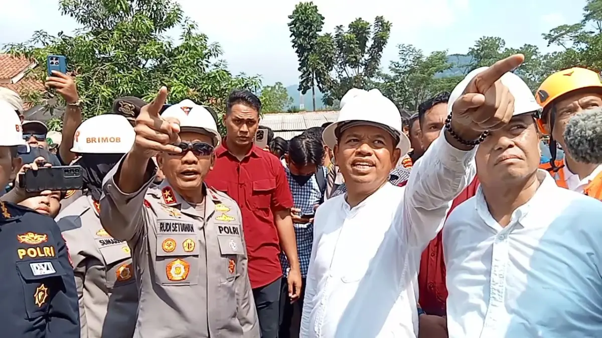 Kunjungi Lokasi Longsor, KDM Cabut Seluruh Izin Tambang di Gunung Kuda dan Resmikan Moratorium
