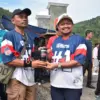Ribuan peserta tumpah ruah mengikuti kegiatan jalan santai bersama komunitas \"Sumedang Walkers\" yang dipusatka