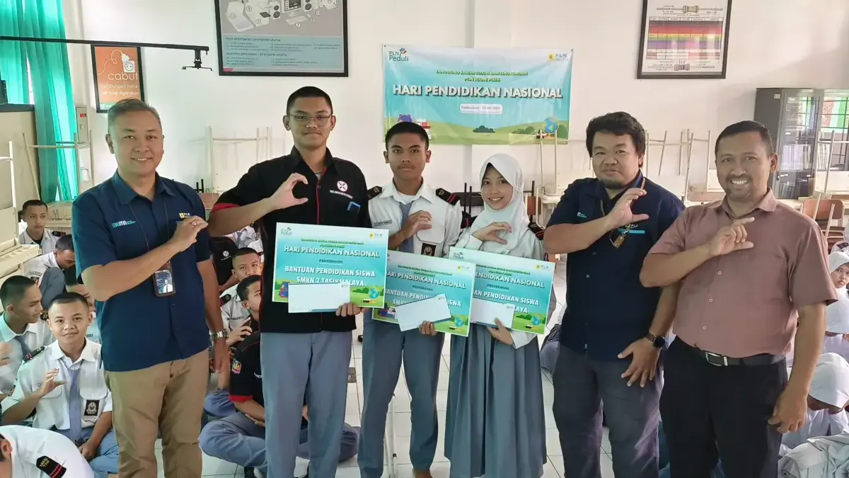 Kegiatan  mencakup sesi pengajaran interaktif serta penyerahan bantuan pendidikan kepada siswa-siswi berpresta