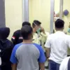 Suasana Haru Selimuti RSUD Pameungpeuk, Keluarga Tunggu Identifikasi Belasan Jenazah Korban Ledakan Garut