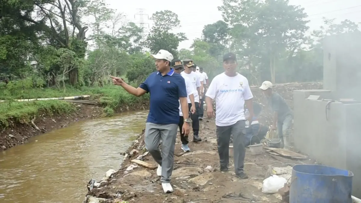 Hadiri Puncak Peringatan May Day, Bupati Sumedang Sempatkan Pantau Aliran Sungai Cimande