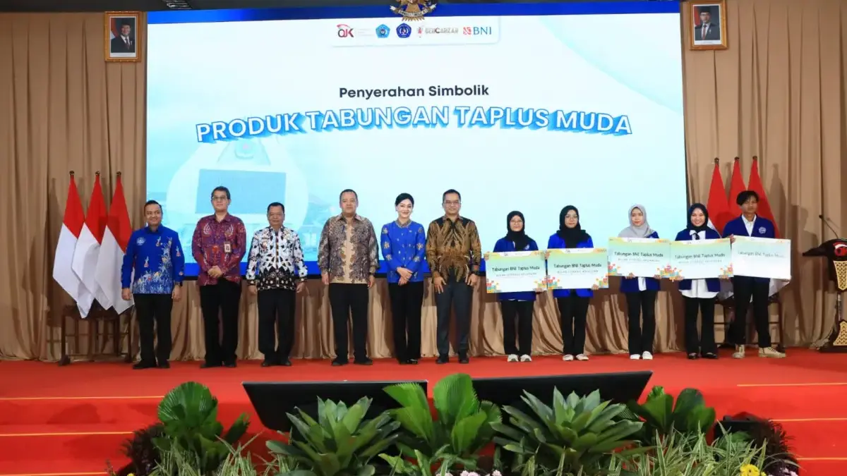 PT Bank Negara Indonesia (Persero) Tbk atau BNI bersama Otoritas Jasa Keuangan (OJK) menggelar edukasi keuanga