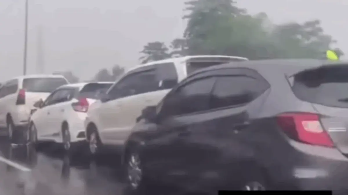 Kecelakaan Beruntun di Tol Padaleunyi Libatkan 5 Kendaraan Roda Empat