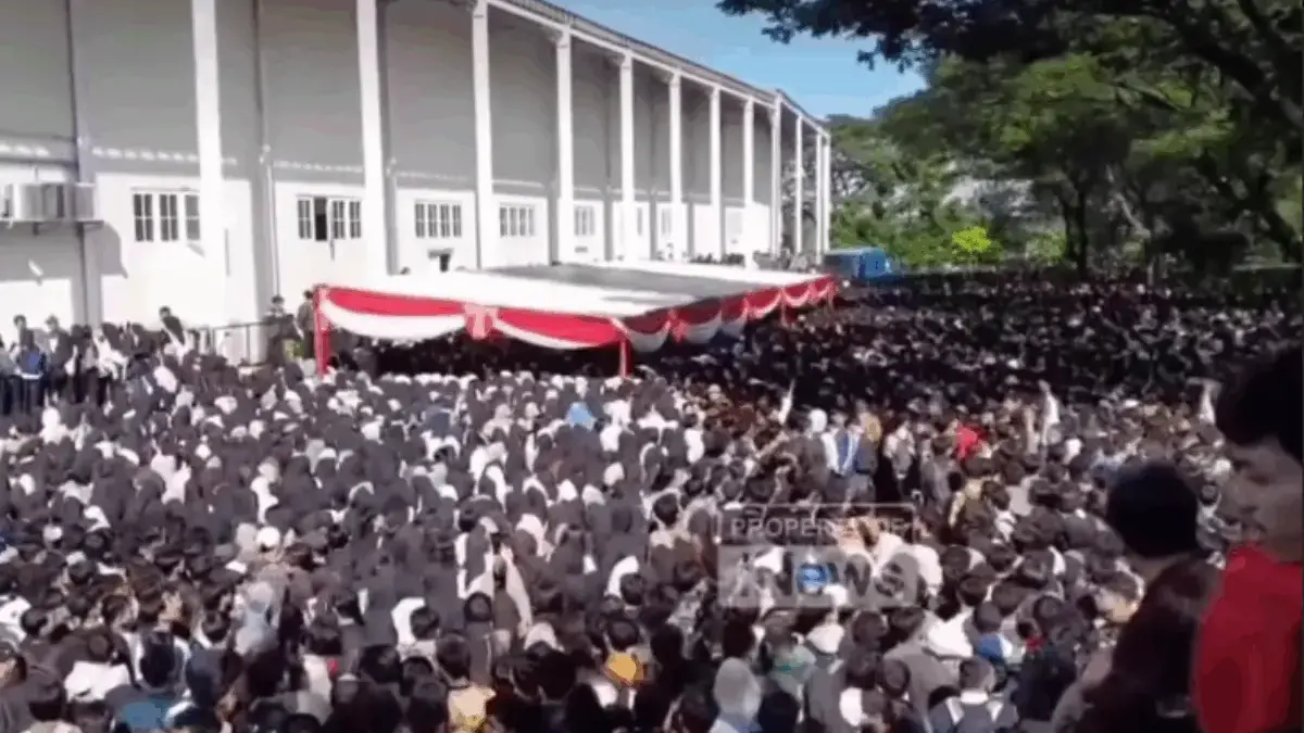 Nekat! Ribuan Orang Serbu Job Fair Bekasi, Sampai Ada yang Jatuh Pingsan!