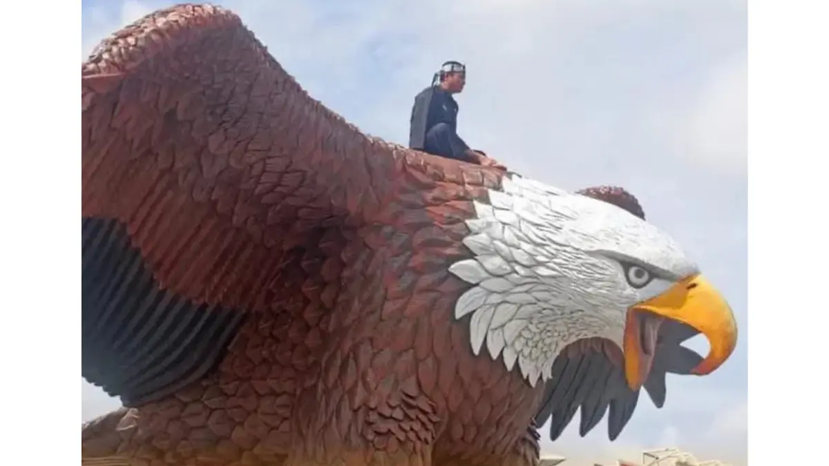 Patung Rajawali di Indramayu Sita Perhatian Publik, Netizen: Indonesia Sangat Indah Kalau Tidak Ada Korupsi
