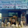 BERDAYAKAN: Warung Al-Ikhlas di Dusun Pangaroan, Desa Cipanas, Kecamatan Tanjungkerta, sebagai sebuah inisiati