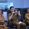 KEMBANGKAN: : Wakil Bupati Sumedang M Fajar Aldila saat membuka kegiatan Gebyar Pengembangan Kompetensi (Bangk