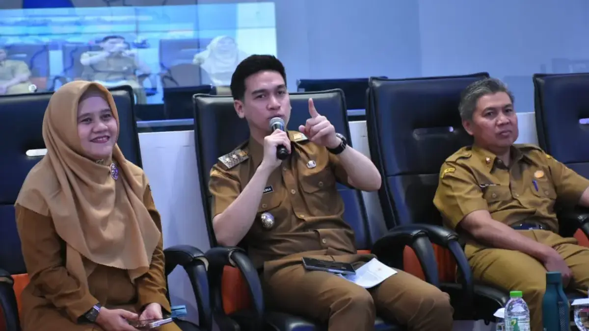 KEMBANGKAN: : Wakil Bupati Sumedang M Fajar Aldila saat membuka kegiatan Gebyar Pengembangan Kompetensi (Bangk