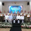 Wamen Ossy, Anugerahkan WTAB ke 11 Kantor Pertanahan