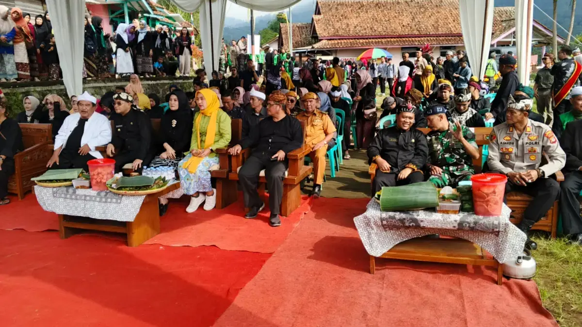 Desa Rancakalong di Kabupaten Sumedang kembali menjadi pusat perhatian, saat gelaran Upacara Adat Ngalaksa 202