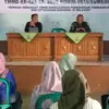 EDUKASI: Pengadilan Negeri Kabupaten Sumedang saat melaksanakan penyuluhan non fisik di Desa Pamulihan Kecamat