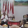 BERPESAN: Bupati Sumedang Dony Ahmad Munir saat menerima para Kepala Puskesmas se-Kabupaten Sumedang di Gedung