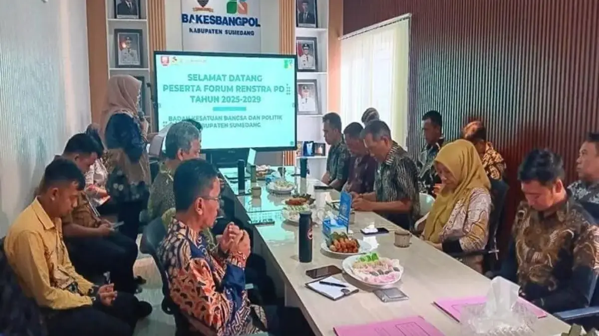 KOLABORASI: Berbagai unsur Forkopimda, perwakilan partai politik, lembaga penyelenggara pemilu, serta forum ke