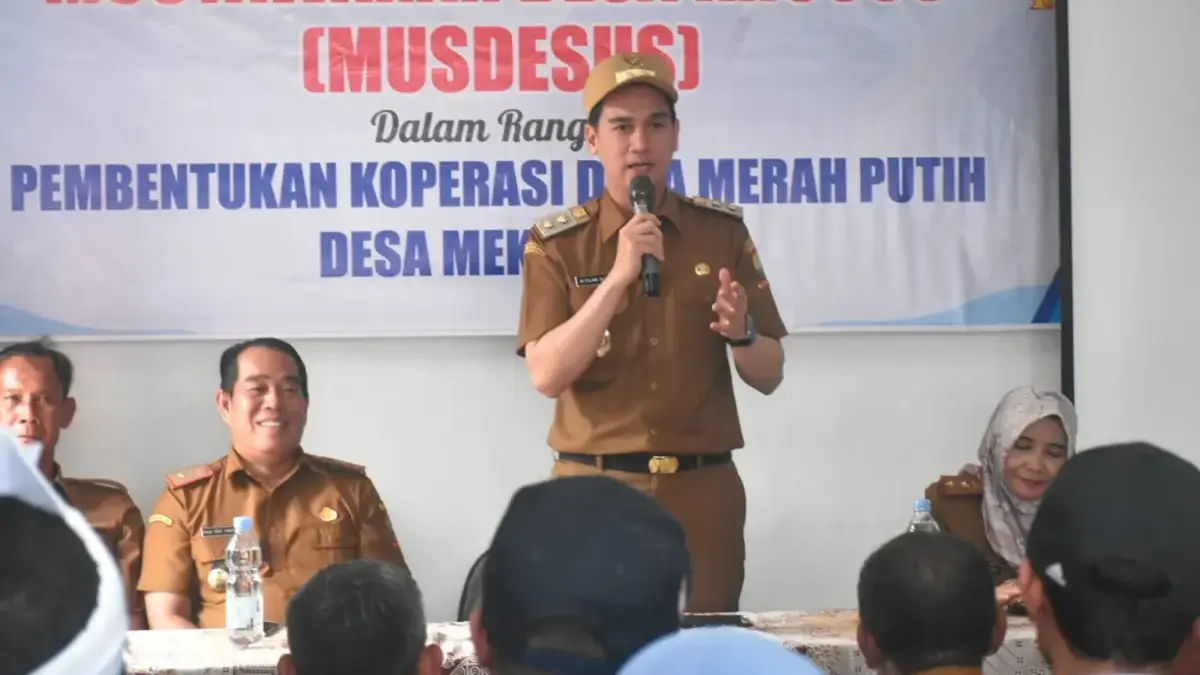 PERINGATKAN: Wakil Bupati Sumedang M. Fajar Aldila saat menghadiri acara Musyawarah Desa Khusus (Musdesus) Pem