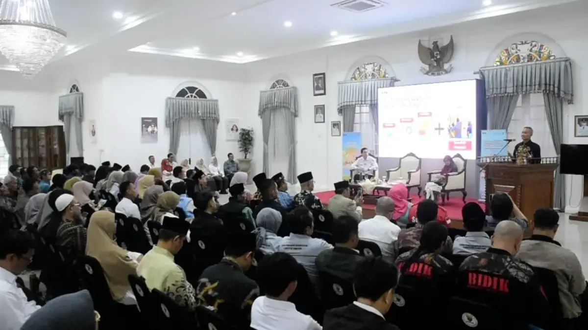 KOMITMEN: Wakil Bupati Sumedang M. Fajar Aldila bersama unsur lainnya dalam acara “Ngobrol Antikorupsi (NGOPI)