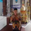 PENUH MAKNA: Wakasek Bidang Kesiswaan SMKN 2 Sumedang, Supandi, S.Pd., saat memberikan penjelasan terkait prog