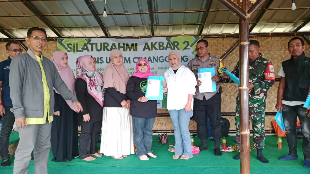 KEMBANGKAN: Pelaku Usaha Mikro, Kecil, dan Menengah (UMKM) dari 11 desa di Kecamatan Cimanggung saat kegiatan