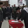 Bupati Sumedang Dony Ahmad Munir melantik dan mengambil sumpah Jabatan Pimpinan Tinggi (JPT) Pratama di Lingku