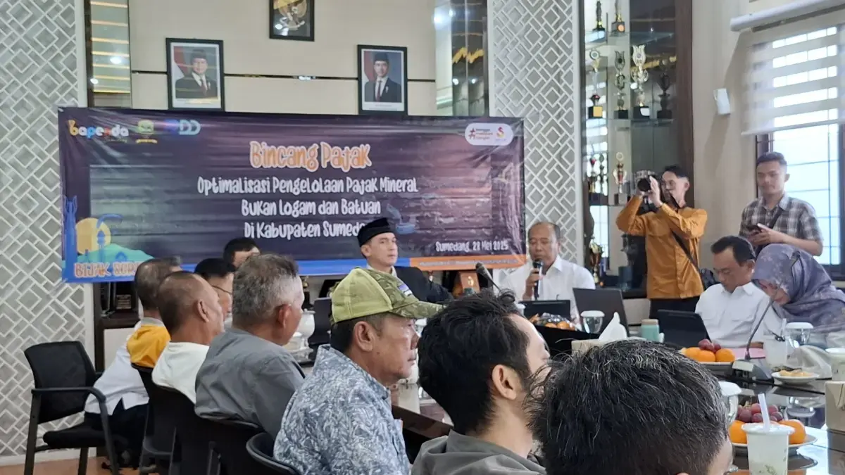 KERJA SAMA: Wakil Bupati Sumedang M Fajar Aldila bertemu dengan para pelaku usaha Mineral Bukan Logam dan Batu
