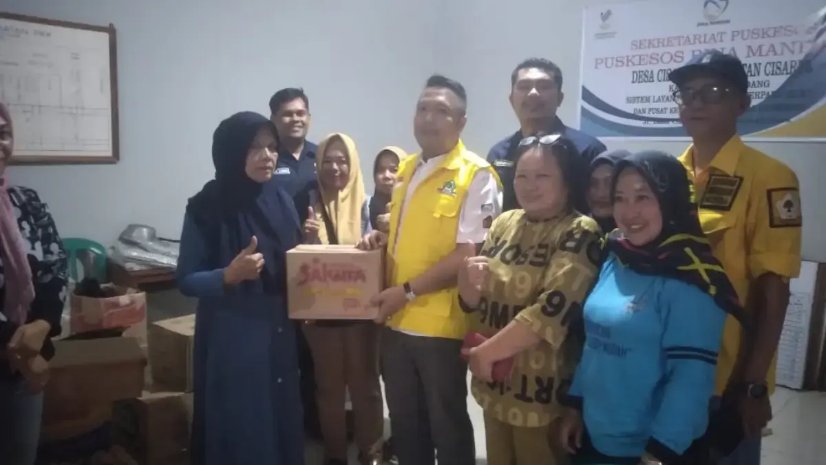 Ari Budiman Tinjau Lokasi Longsor di Cisarua, Serahkan Bantuan dan Dorong Relokasi Warga