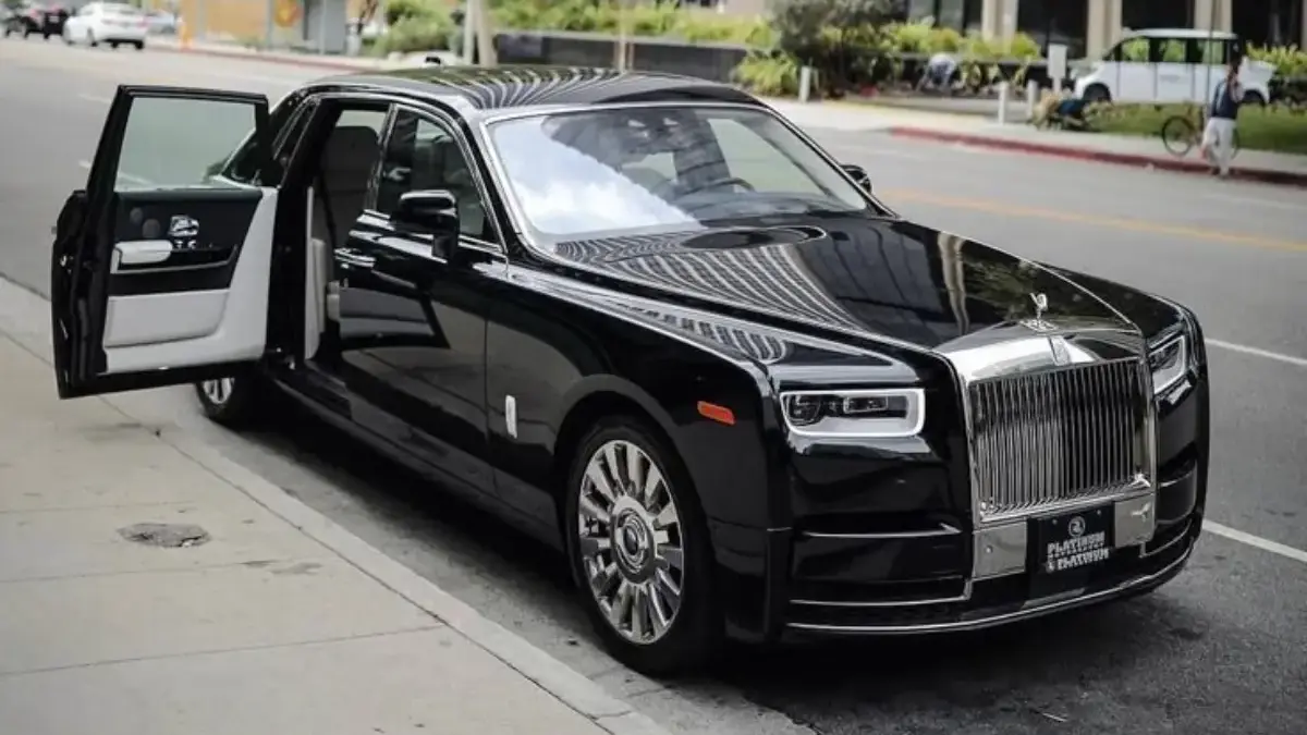 Mobil Mewah dan Filosofinya: Mengapa Rolls-Royce hingga Ferrari Dianggap Simbol Kesuksesan?