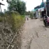 Respons Keluhan Warga, Pemkab Sumedang Perbaiki Jalan Rusak di Cimanggung