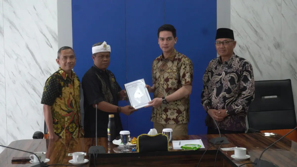 Wakil Bupati Sumedang Fajar Aldila menerima audiensi sekaligus silaturahmi bersama jajaran Yayasan Juru Kunci