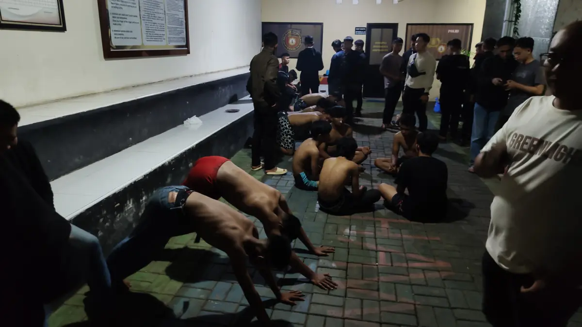 Polisi Cduk Belesan Pelajar Terlibat Tawuran dari Tempat Kost di Kawasan Angkrek