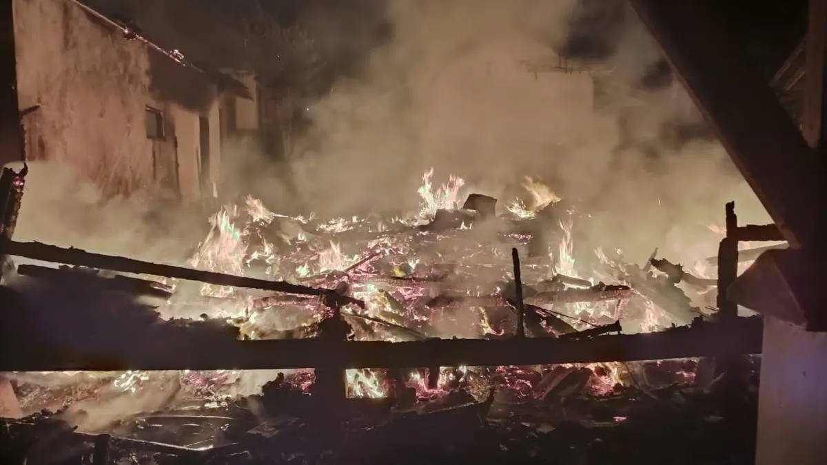 Tiga Rumah Terbakar di Cimanggung Sumedang, Satu Korban Jiwa dan Kerugian Capai Rp150 Juta