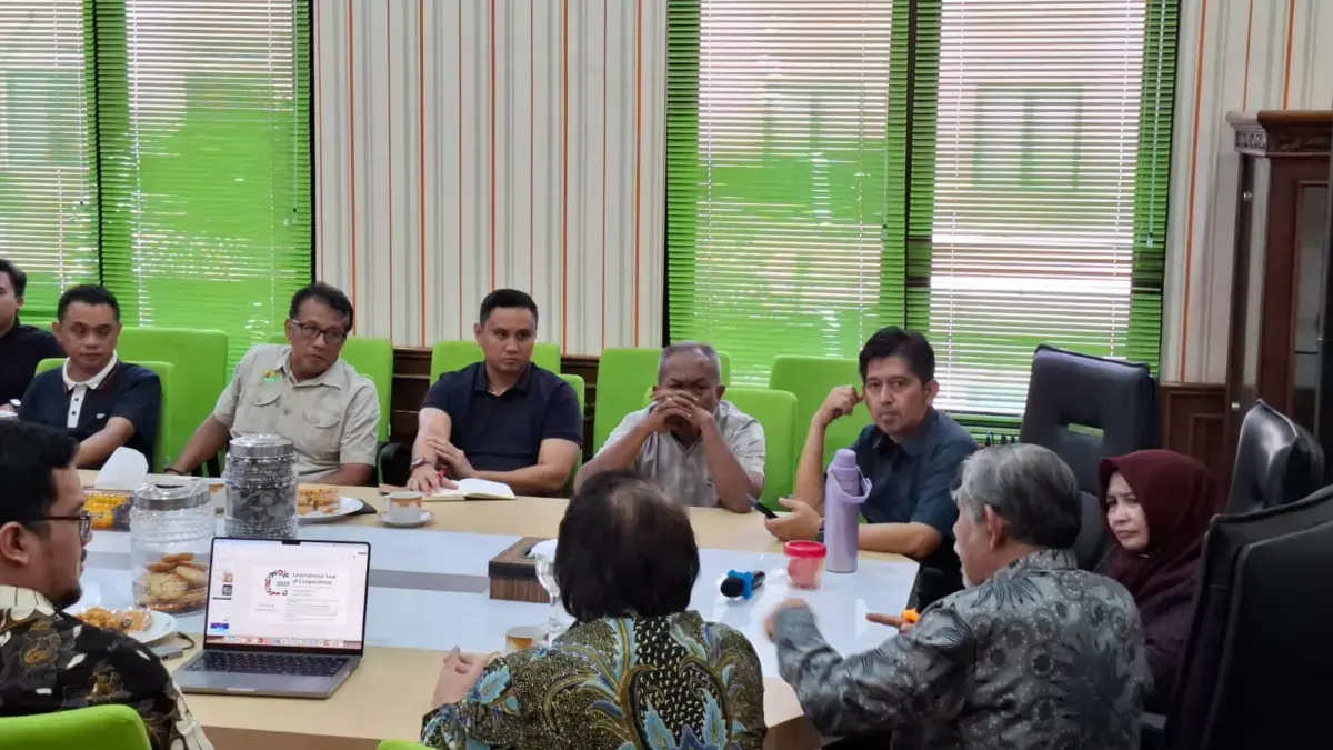 Rapat Koordinasi Digitalisasi KMP yang dipimpin Sekretaris Daerah Kabupaten Sumedang Hj. Tuti Ruswati di Ruang