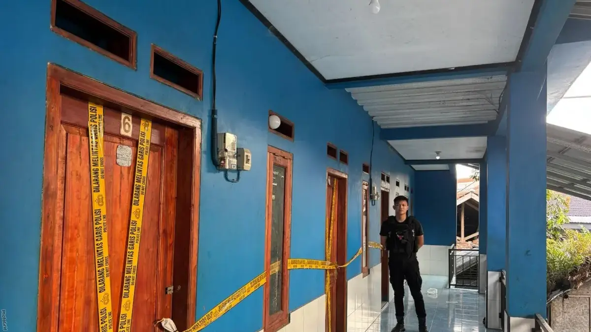 Polisi Grebek Pasangan Bukan Muhrim dari Tempat Kos yang Disewa Perjam, Tarif Sejamnya Rp 20 Ribu Tim Kujang Polres Sumedang melakukan razia di salah satu rumah kos di kawasan Angkrek, Kecamatan Sumedang Utar