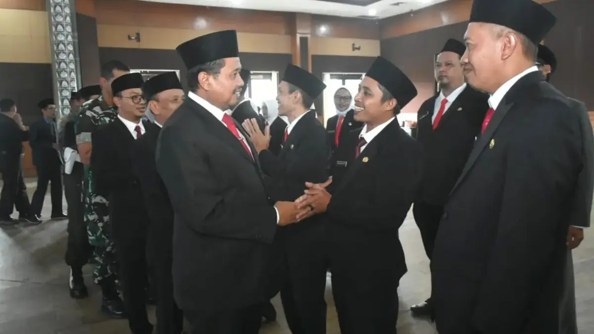 Bupati Dony Lantik Puluhan Pengawas Sekolah: Tugas Pengawas Bukan Mencari Kesalahan